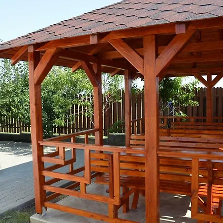 Πανσιόν Pensiunea Apollo 4*